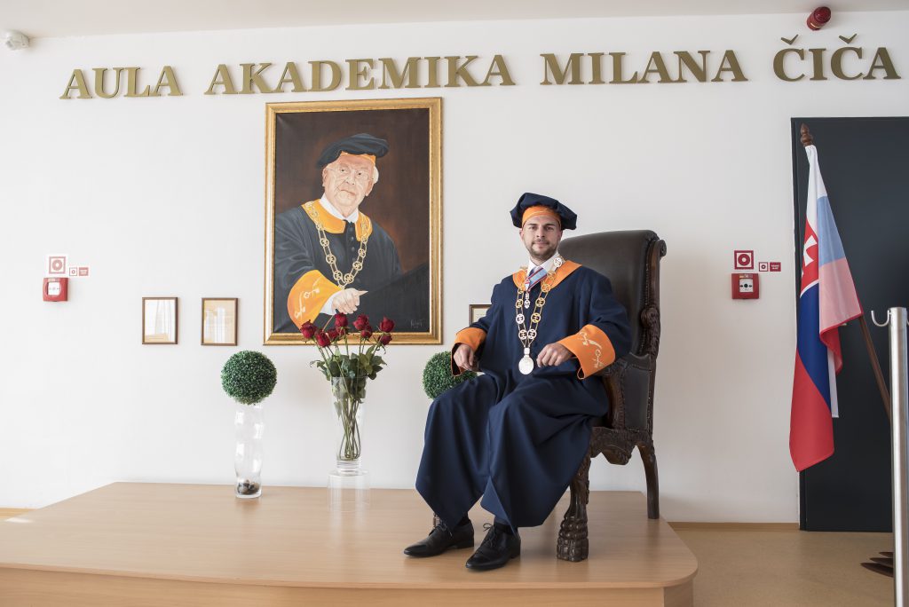 Udelenie čestného doktorátu riaditeľovi „IVPI“