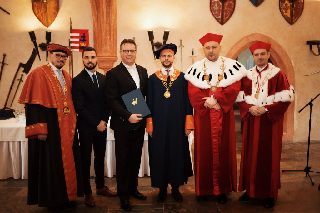 Promočný akt absolventov