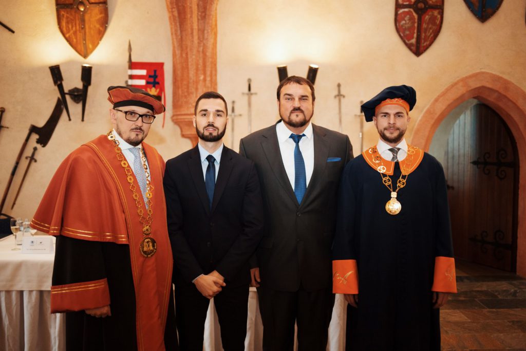 Promočný akt absolventov