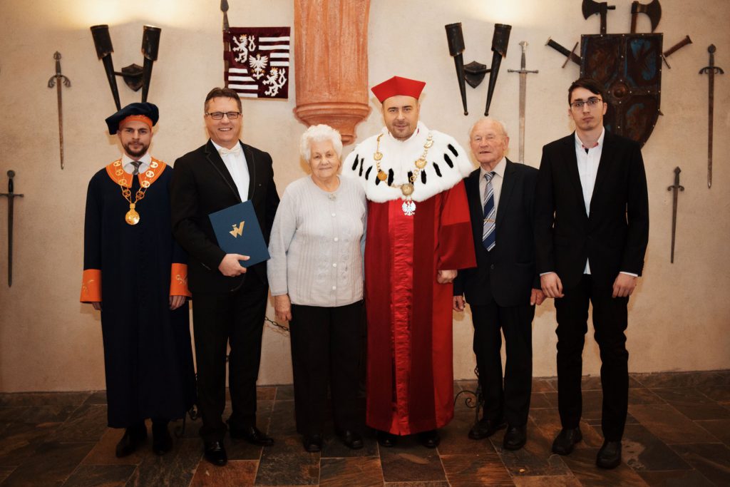 Promočný akt absolventov