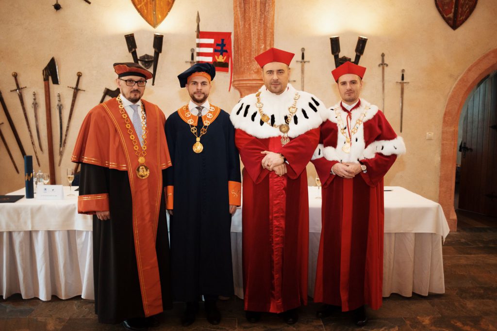 Promočný akt absolventov