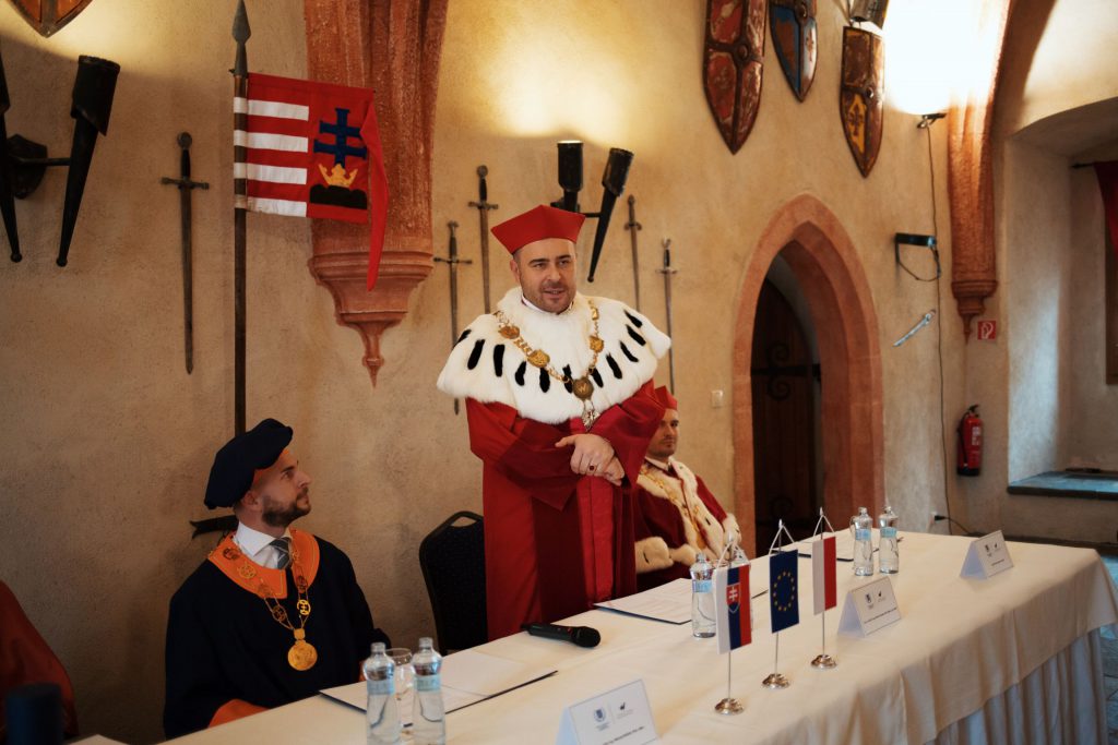 Promočný akt absolventov