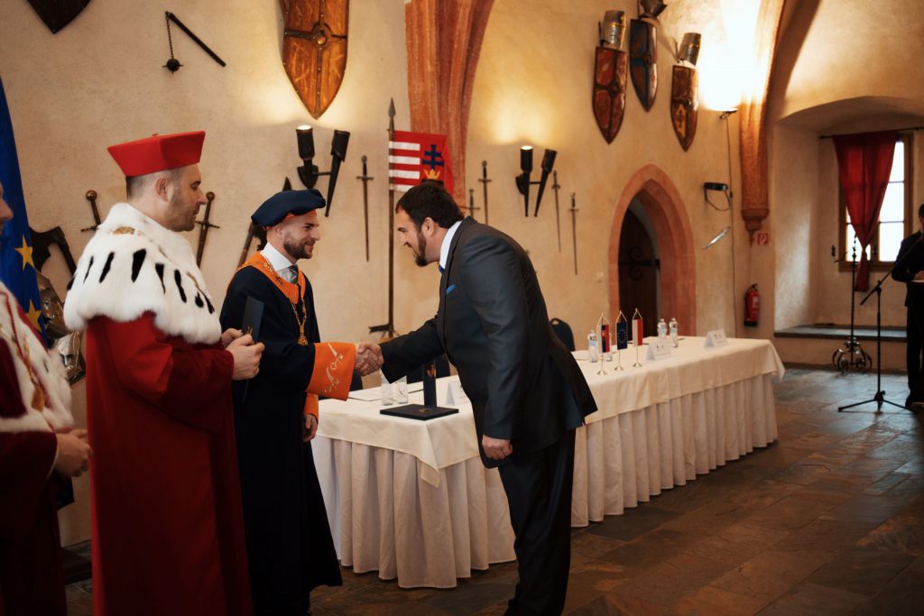 Promočný akt absolventov