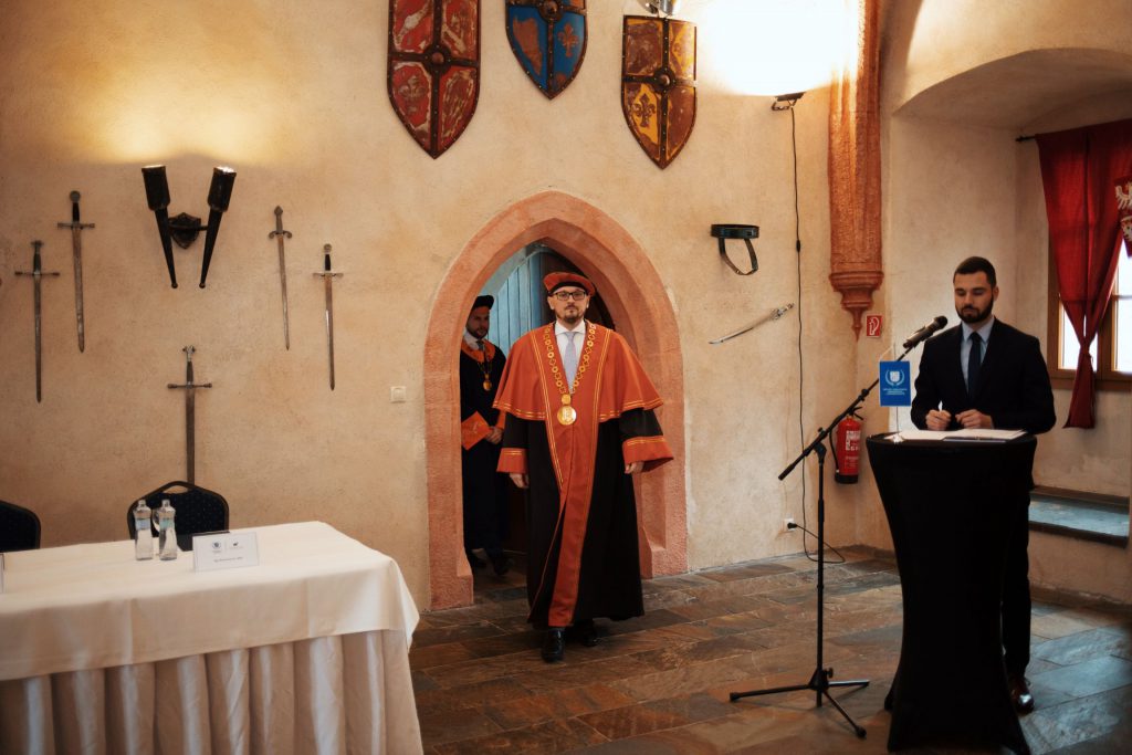 Promočný akt absolventov