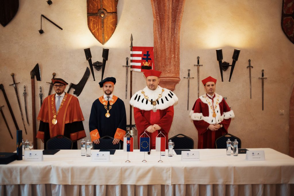 Promočný akt absolventov