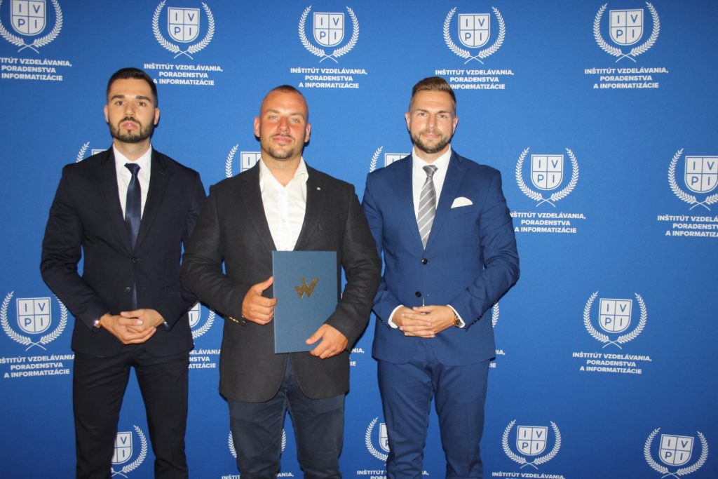 Odovzdávanie certifikátov