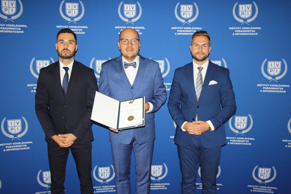 Odovzdávanie certifikátov