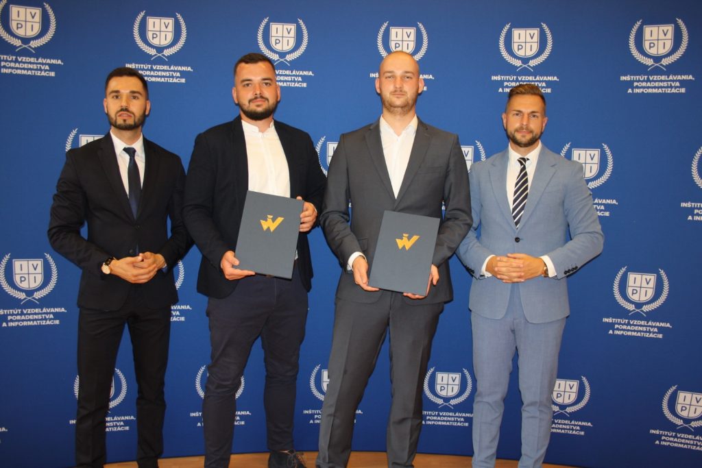 Odovzdávanie certifikátov