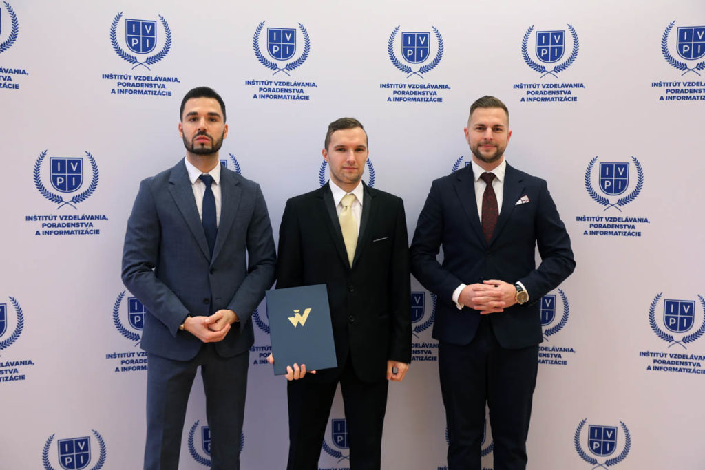 Odovzdávanie certifikátov