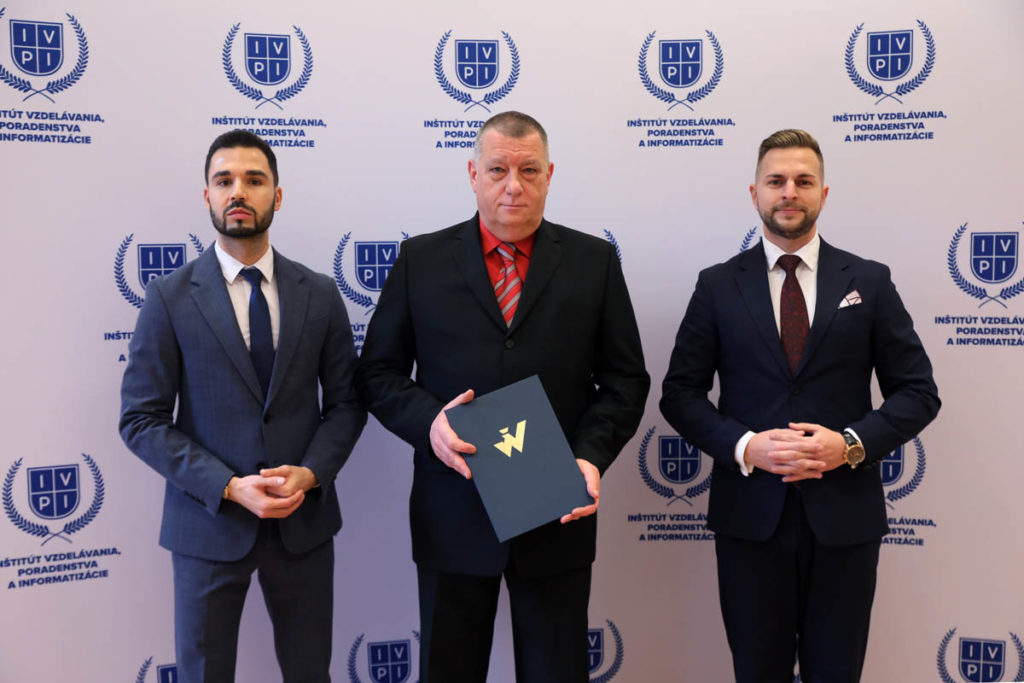 Odovzdávanie certifikátov