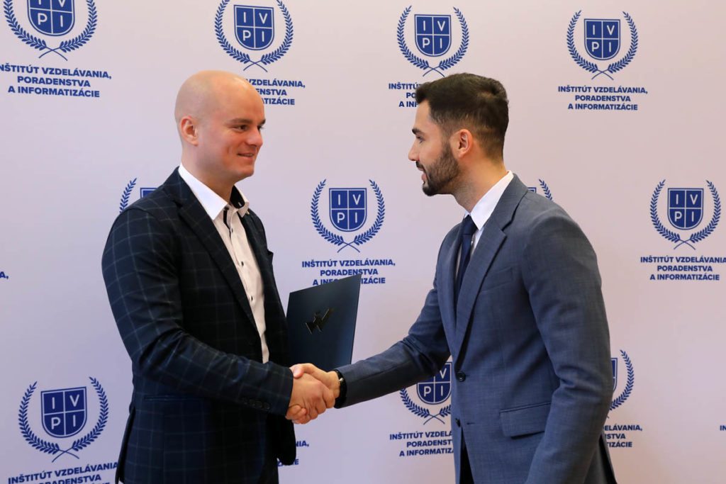 Odovzdávanie certifikátov