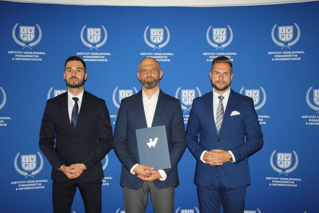 Odovzdávanie certifikátov I