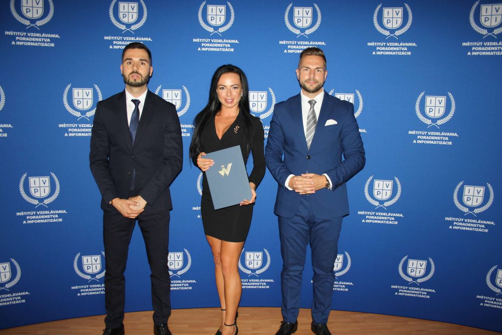 Odovzdávanie certifikátov I