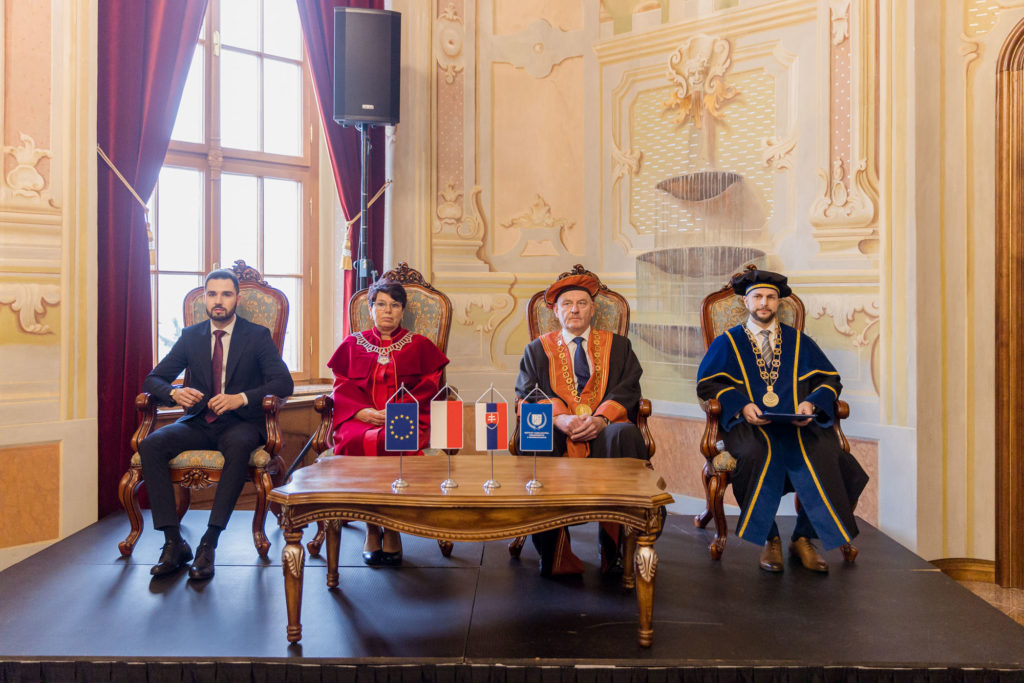 Promočný akt absolventov