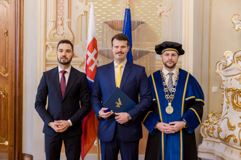 Promočný akt absolventov