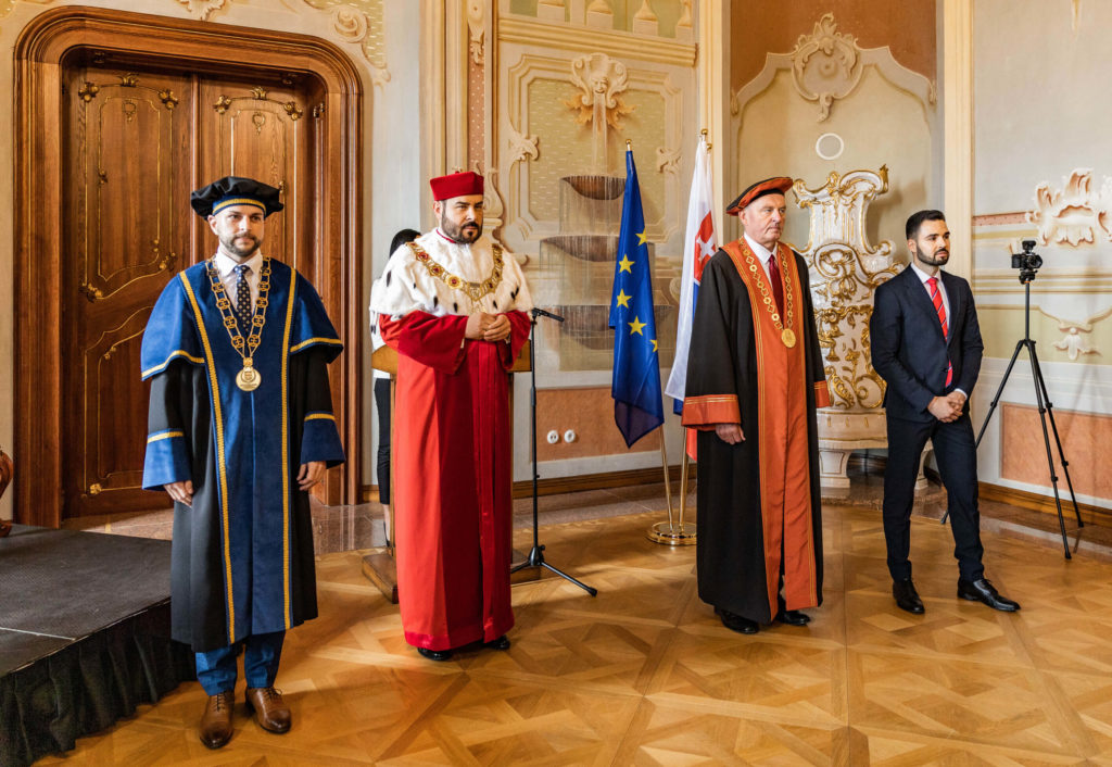 Promočný akt absolventov