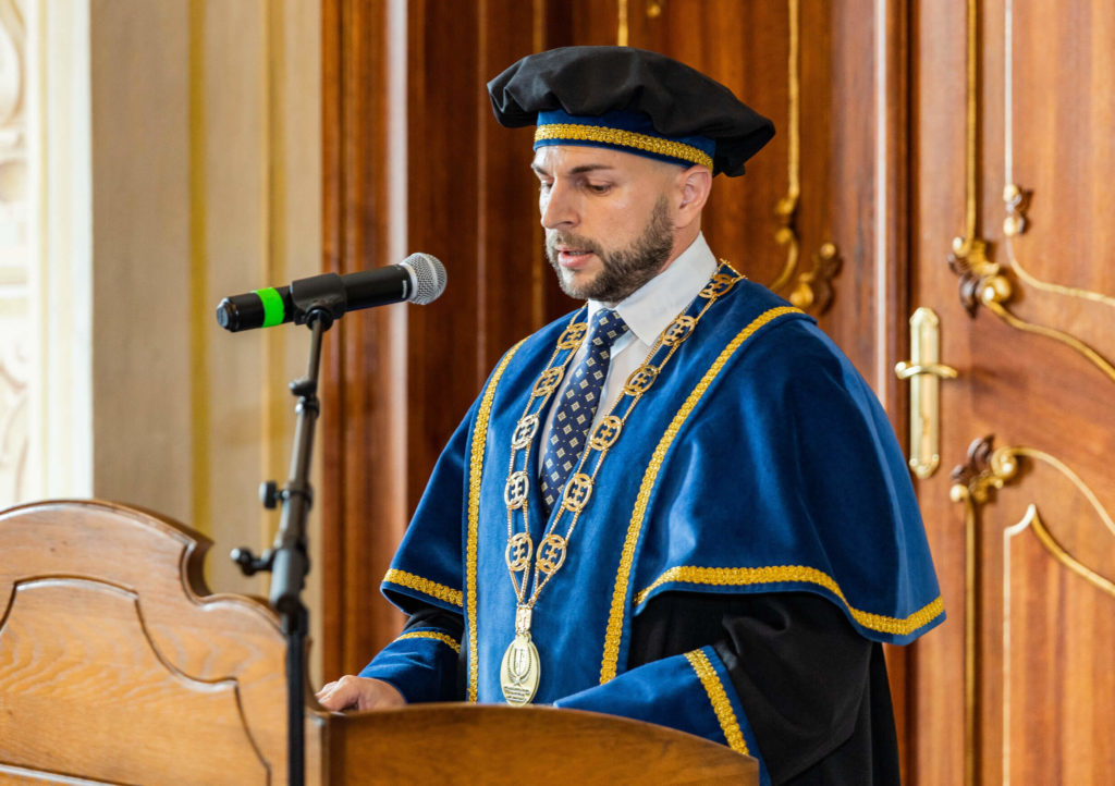 Promočný akt absolventov