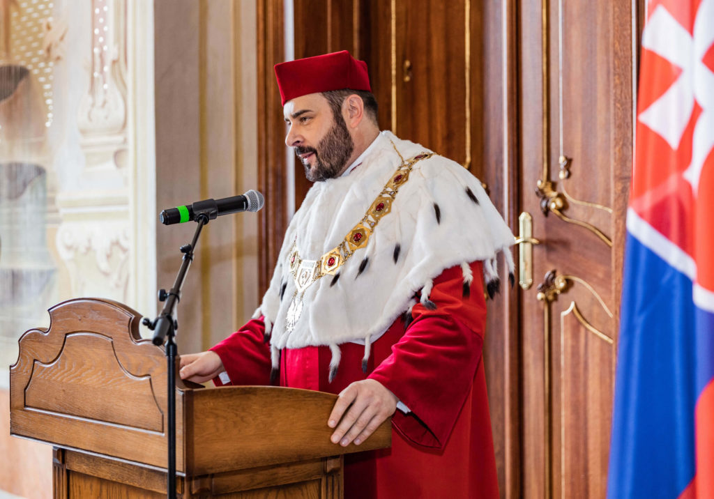 Promočný akt absolventov