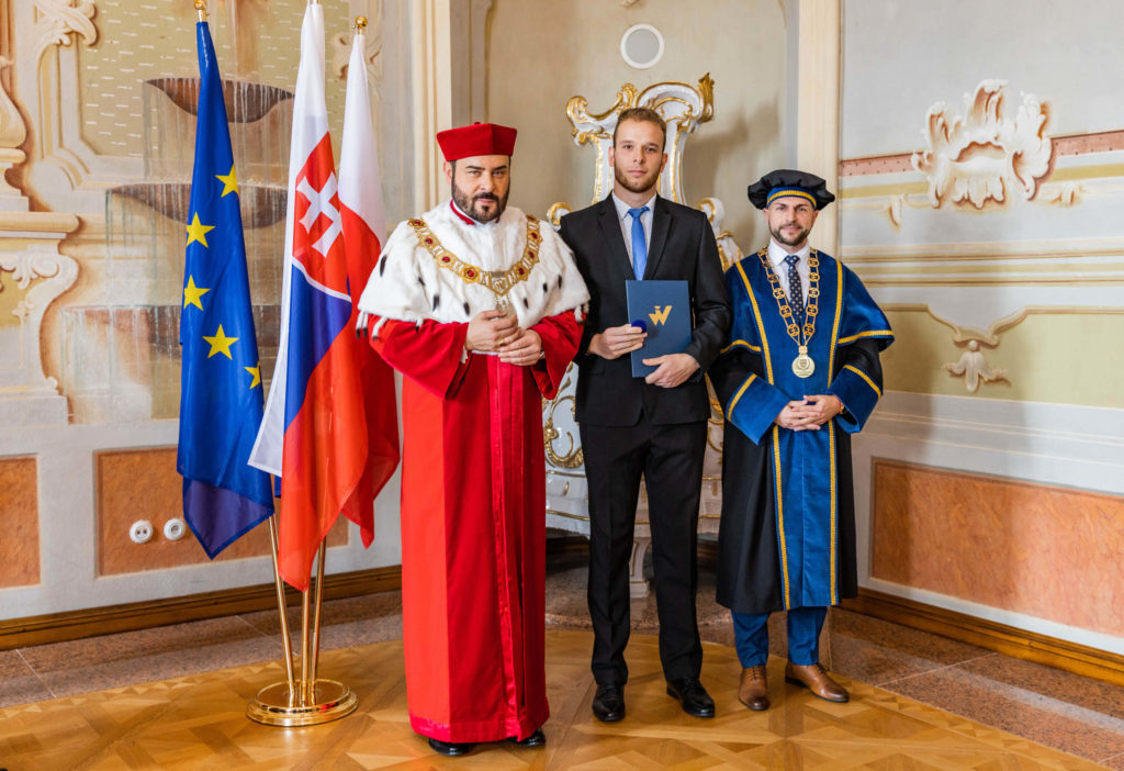 Promočný akt absolventov