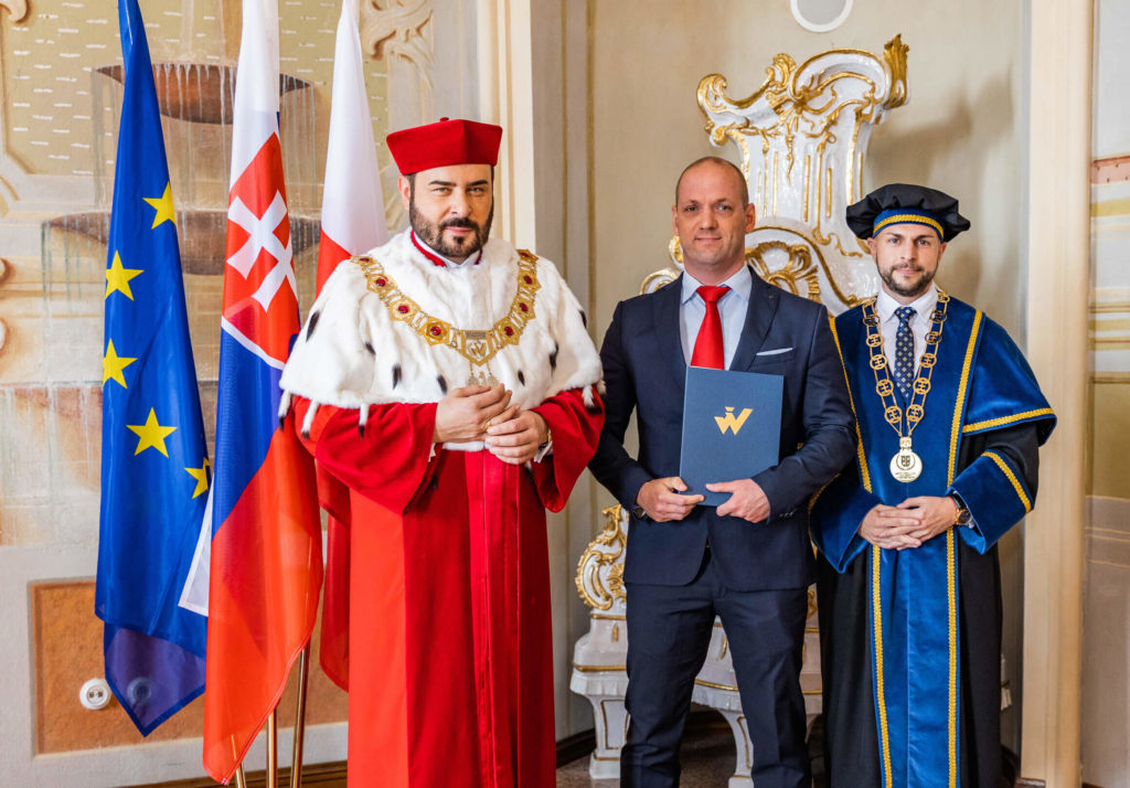 Promočný akt absolventov