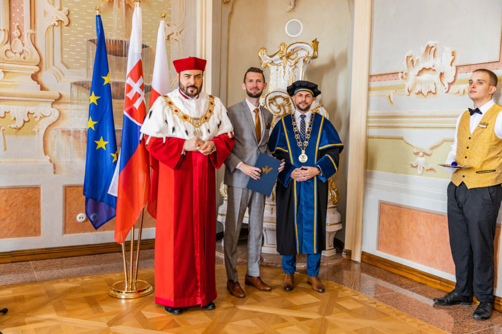 Promočný akt absolventov