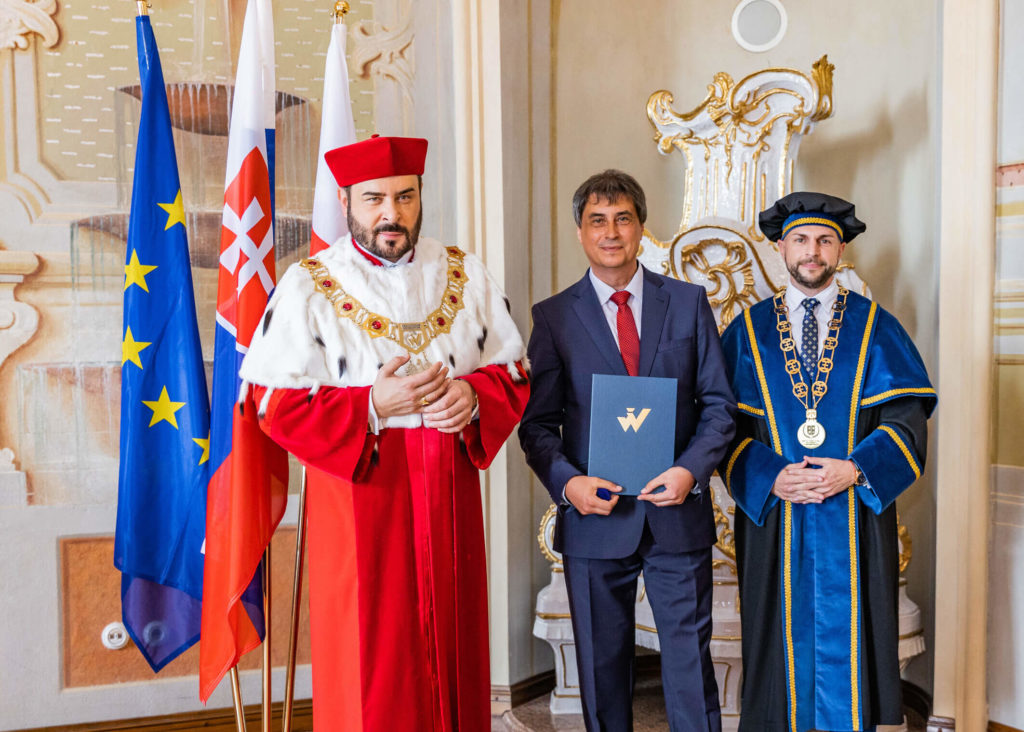 Promočný akt absolventov