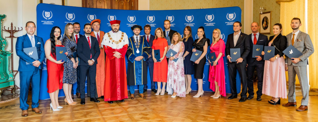 Promočný akt absolventov