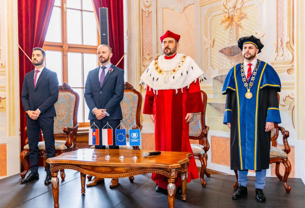 Promočný akt absolventov