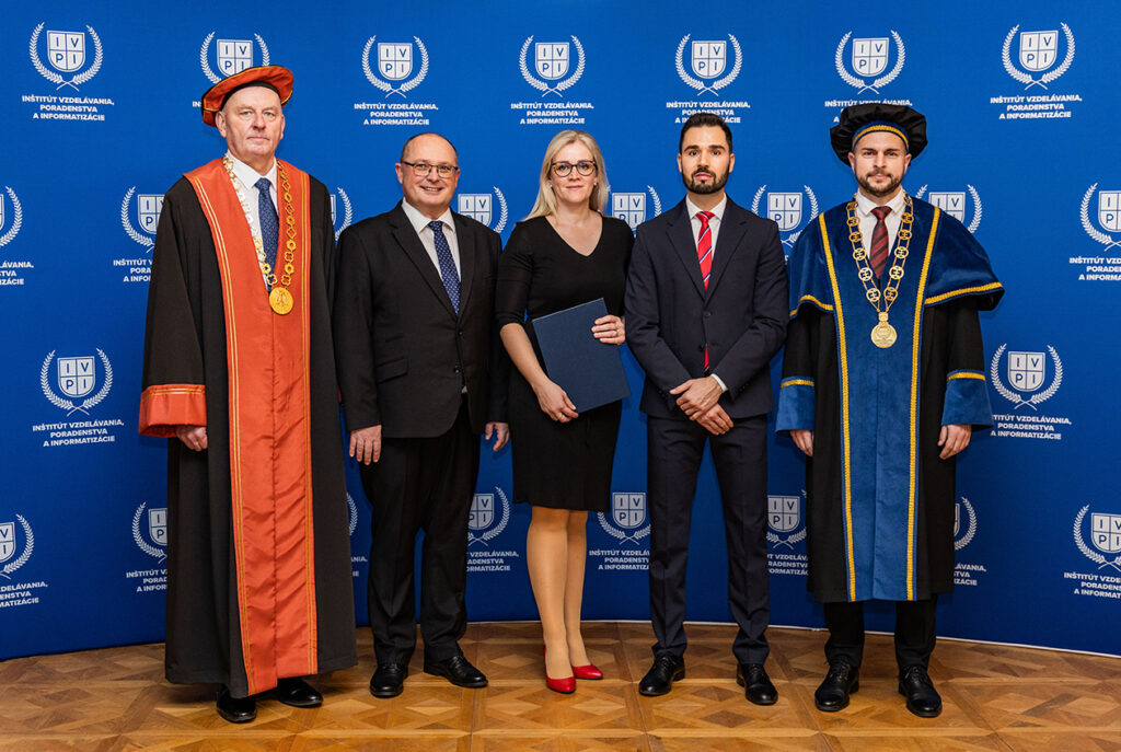 Promočný akt absolventov